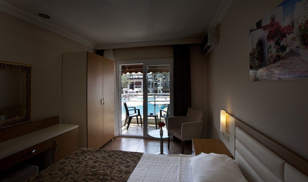 Bitez Risa Hotel Bagian luar foto