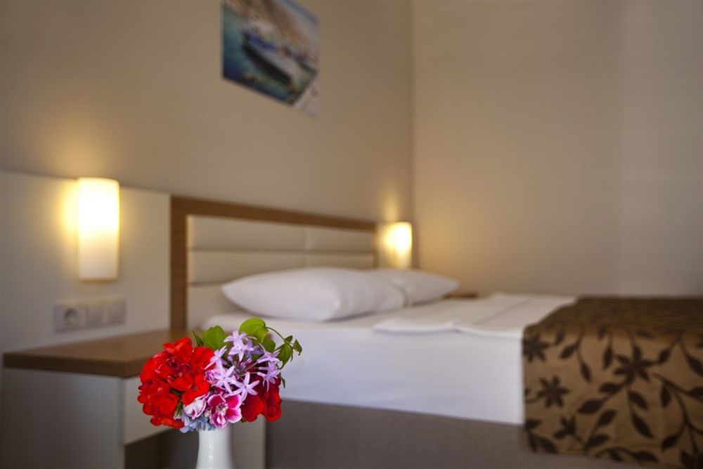 Bitez Risa Hotel Bagian luar foto